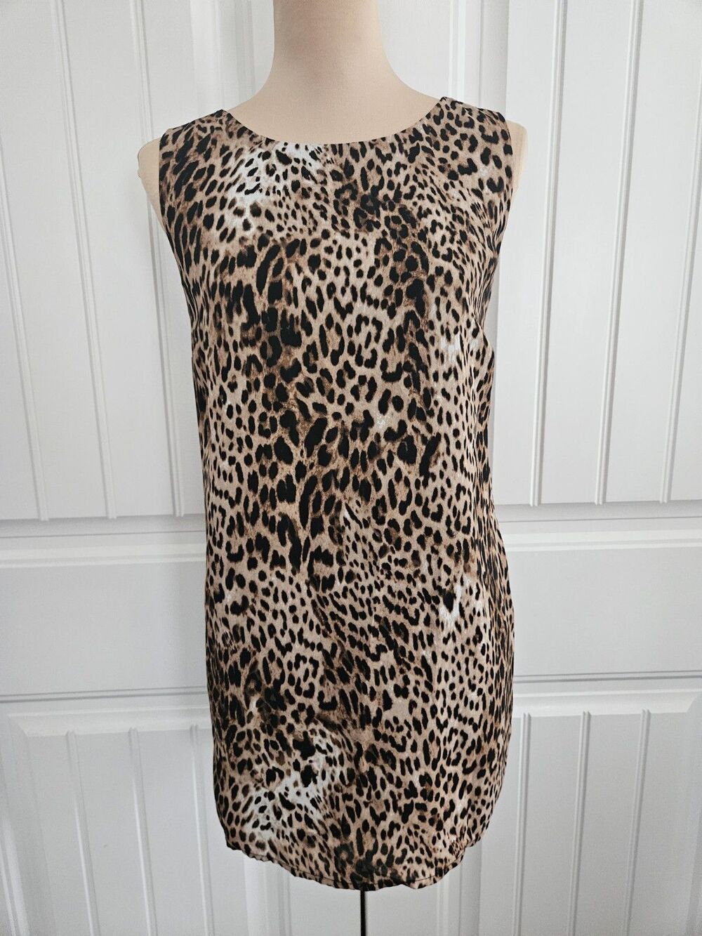 Chico's Cheetah Tunic Shell Blouse Side Slits Chicos Sz 1 US Standard Sz 8